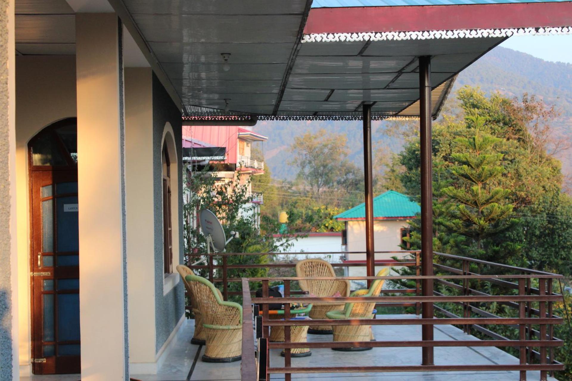 Aditya Homestay Bir-Billing Surrounded By Mountains Extérieur photo