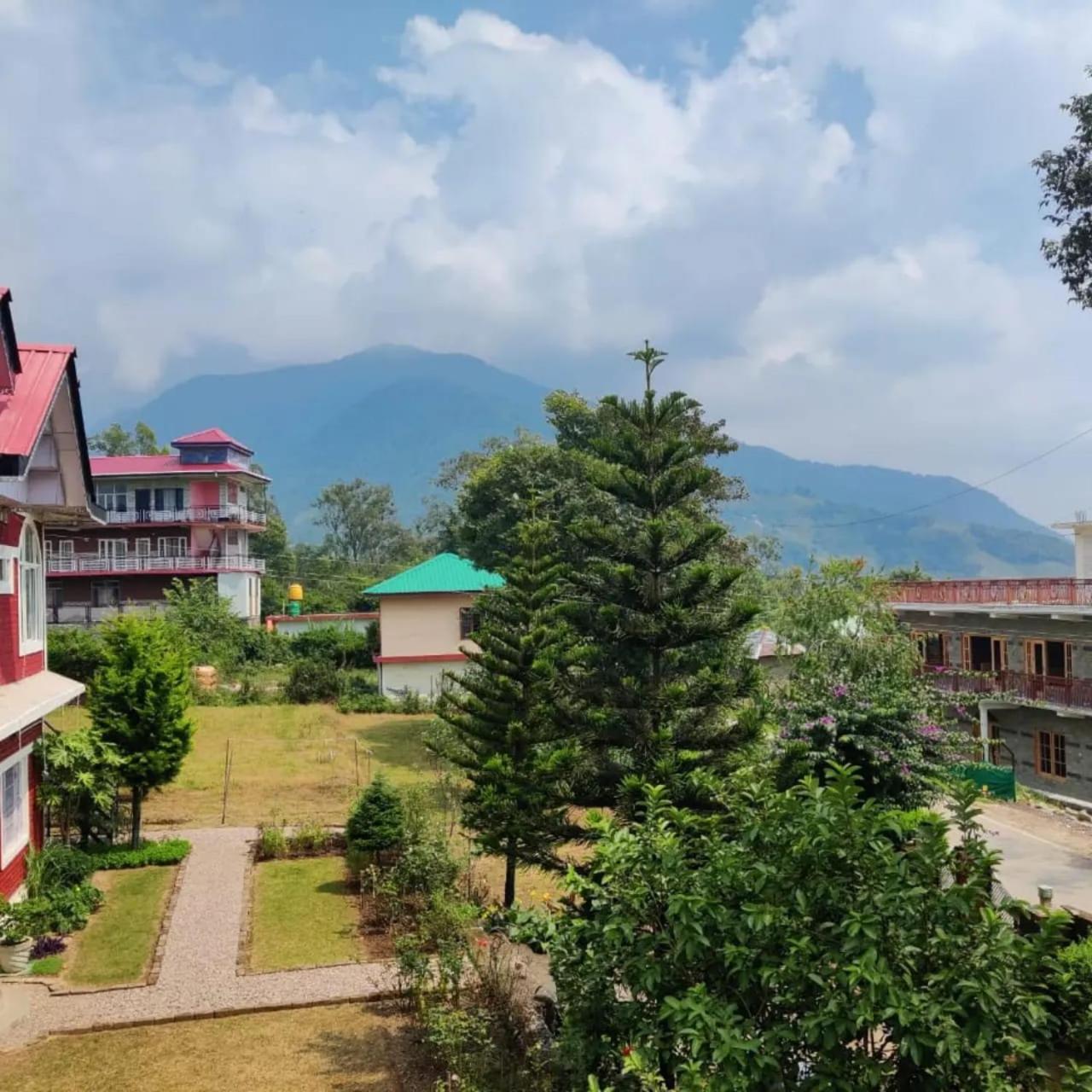 Aditya Homestay Bir-Billing Surrounded By Mountains Extérieur photo