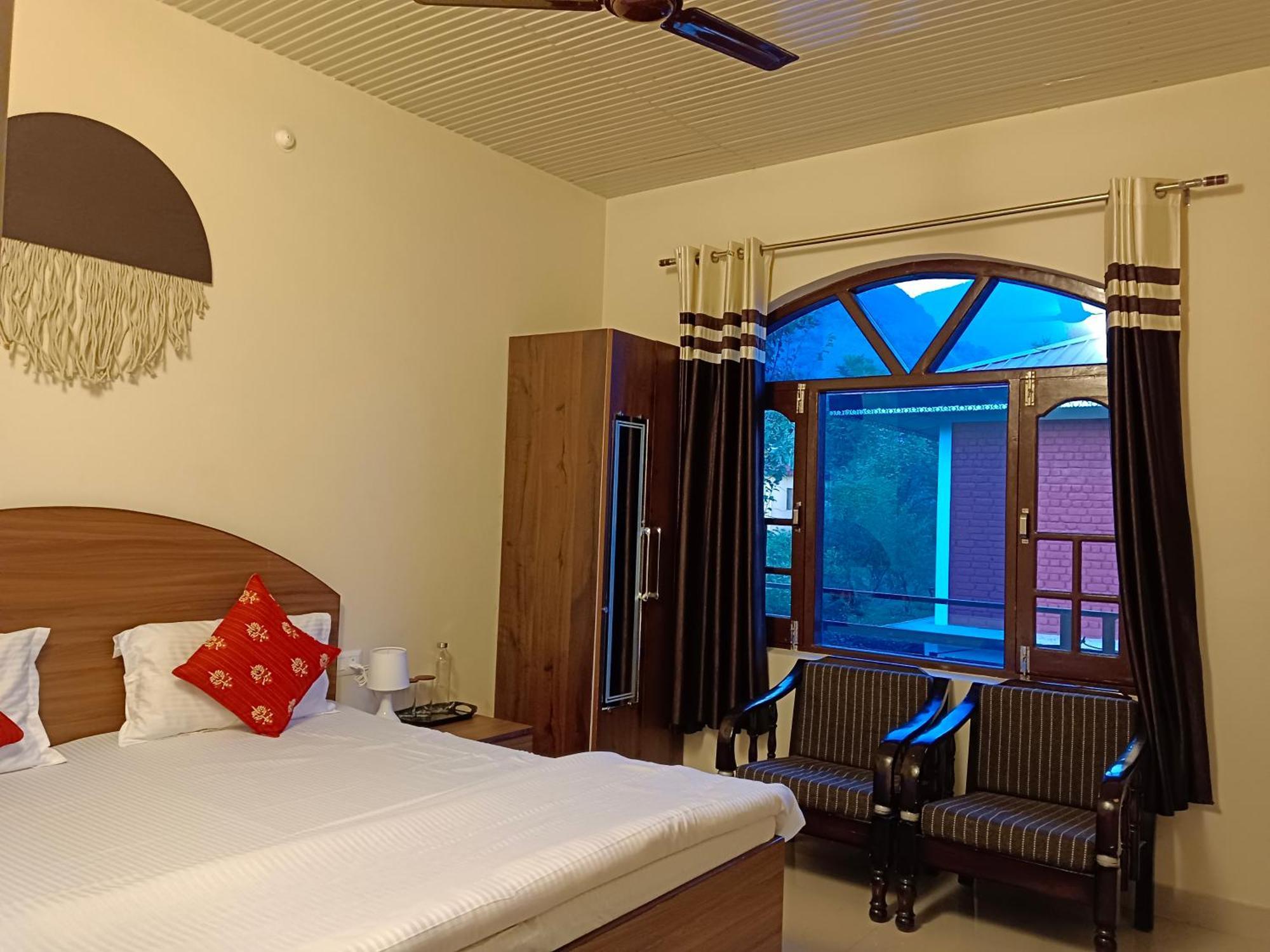 Aditya Homestay Bir-Billing Surrounded By Mountains Extérieur photo
