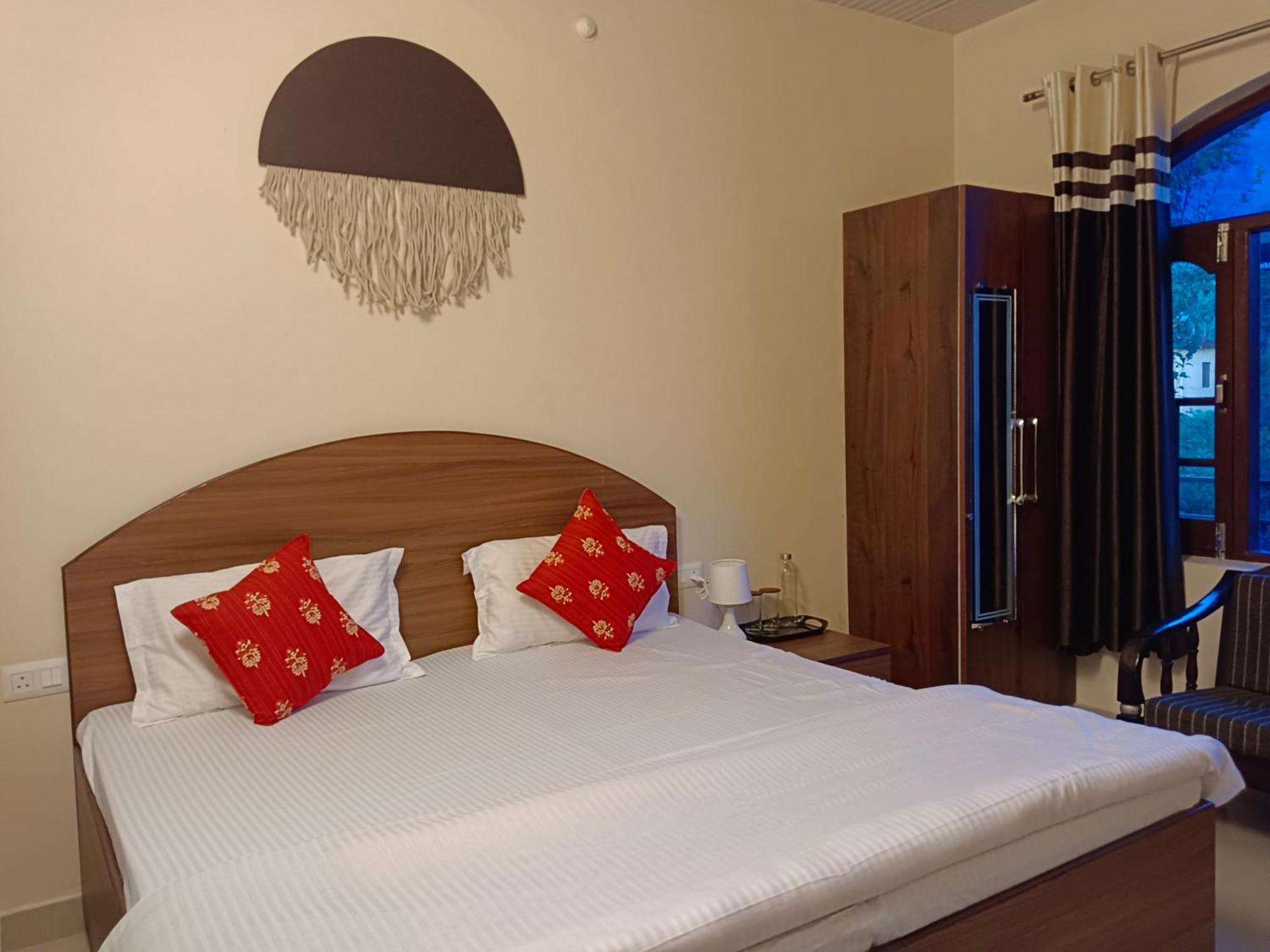 Aditya Homestay Bir-Billing Surrounded By Mountains Extérieur photo