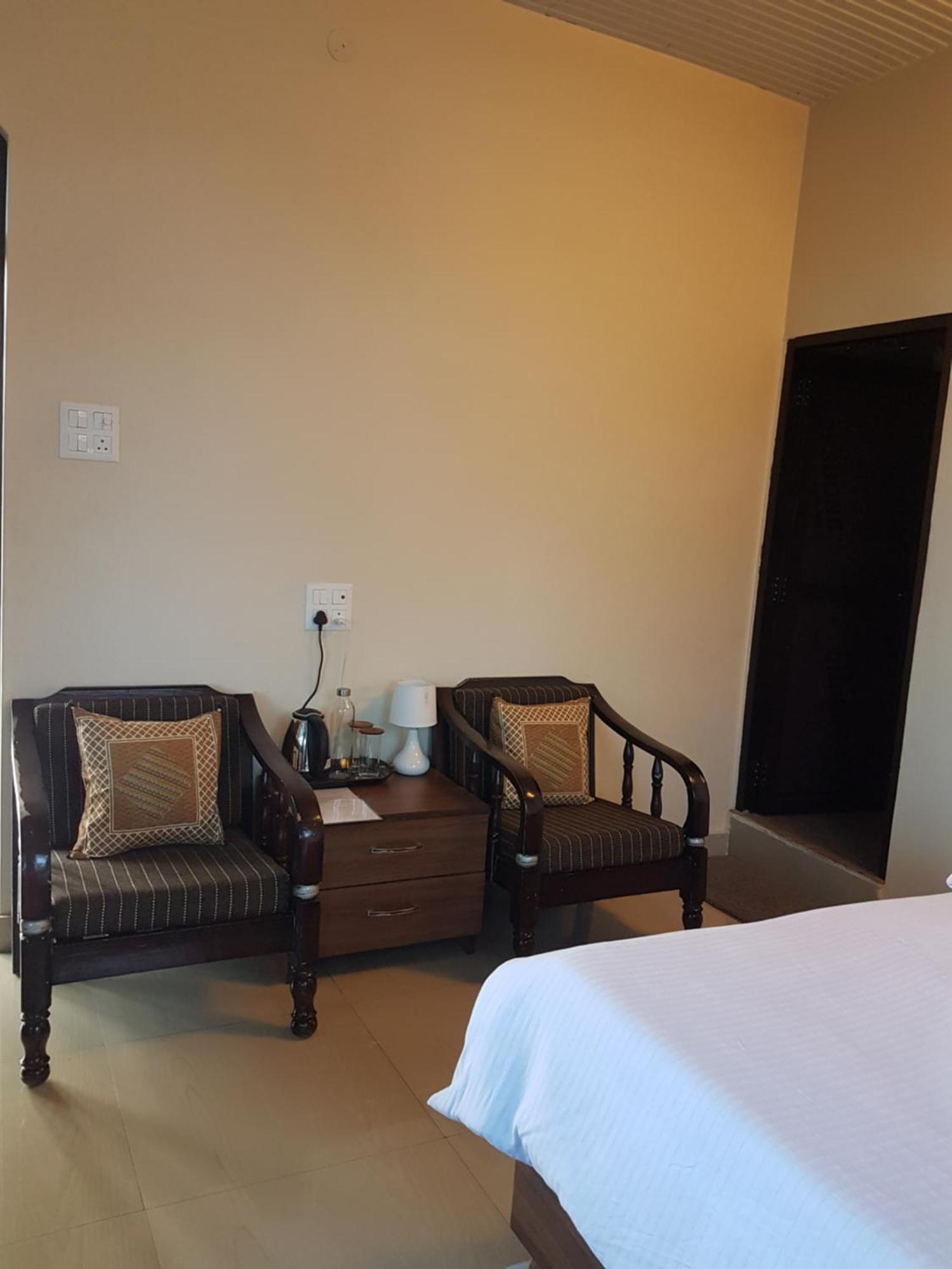 Aditya Homestay Bir-Billing Surrounded By Mountains Extérieur photo
