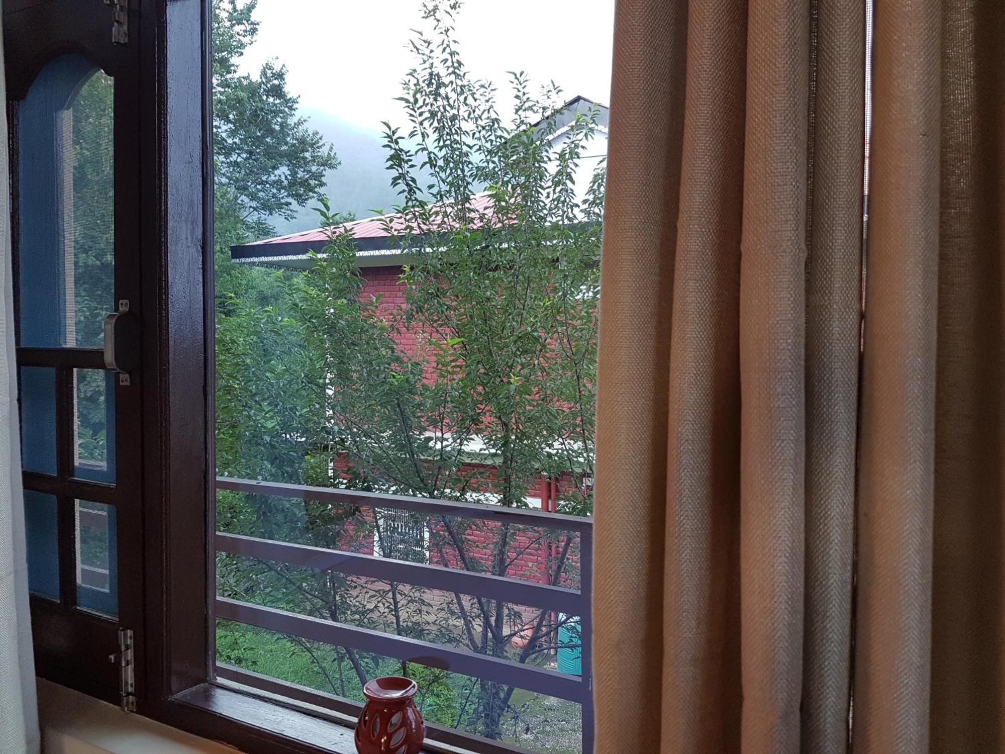 Aditya Homestay Bir-Billing Surrounded By Mountains Extérieur photo